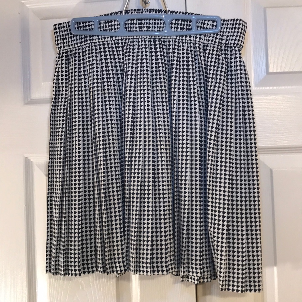 Banana republic tennis style satin skirt